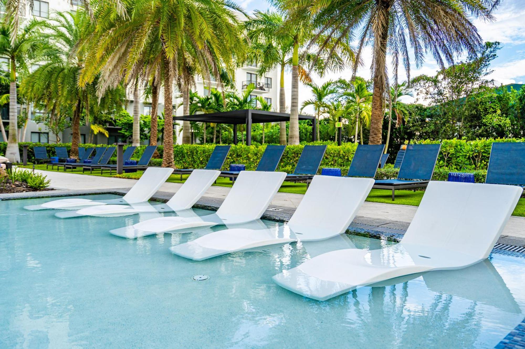 הילאה גרדנס Amazing 2 Bedroom Unit In Doral Miami With Free Parking מראה חיצוני תמונה