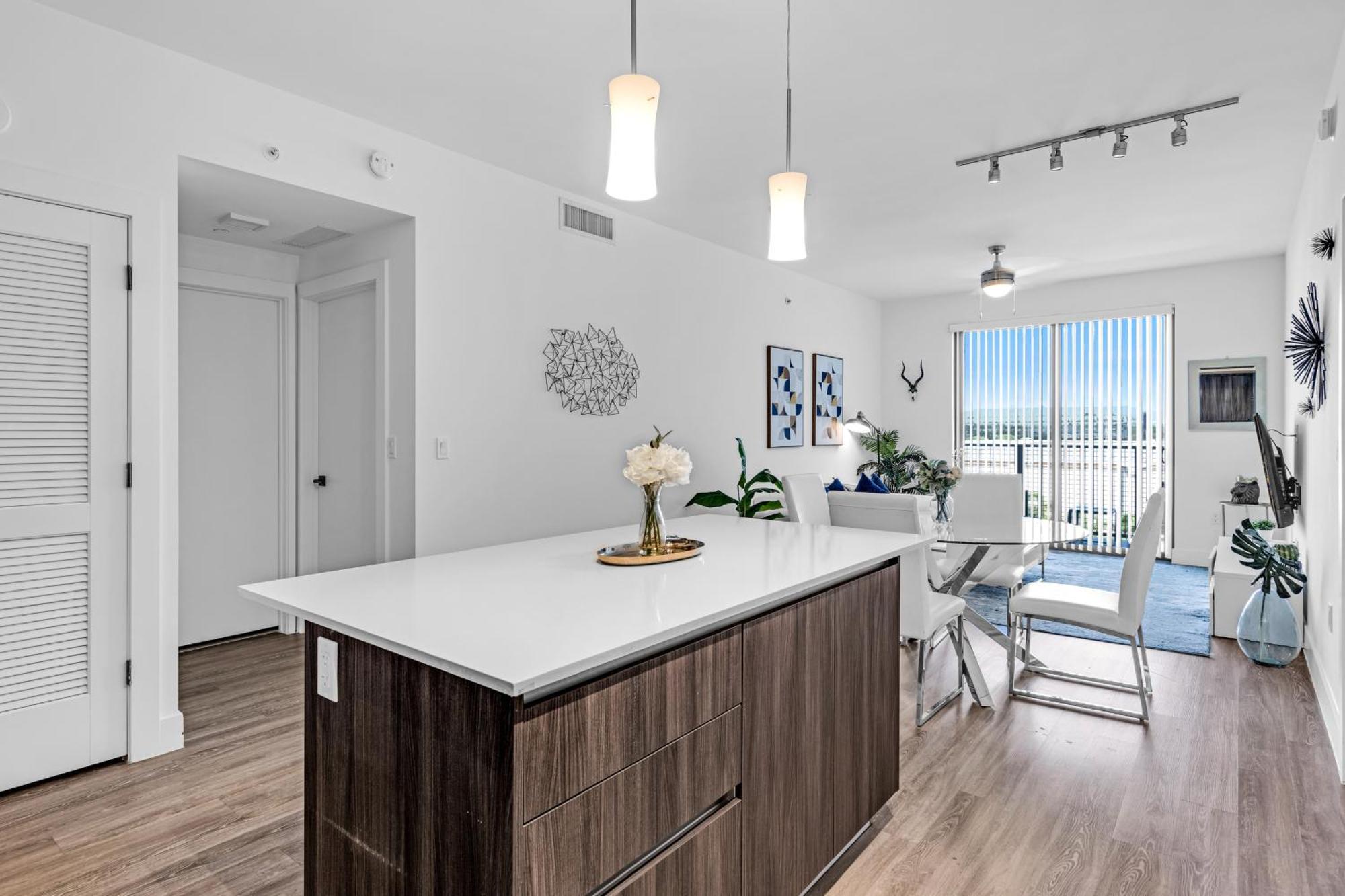 הילאה גרדנס Amazing 2 Bedroom Unit In Doral Miami With Free Parking מראה חיצוני תמונה