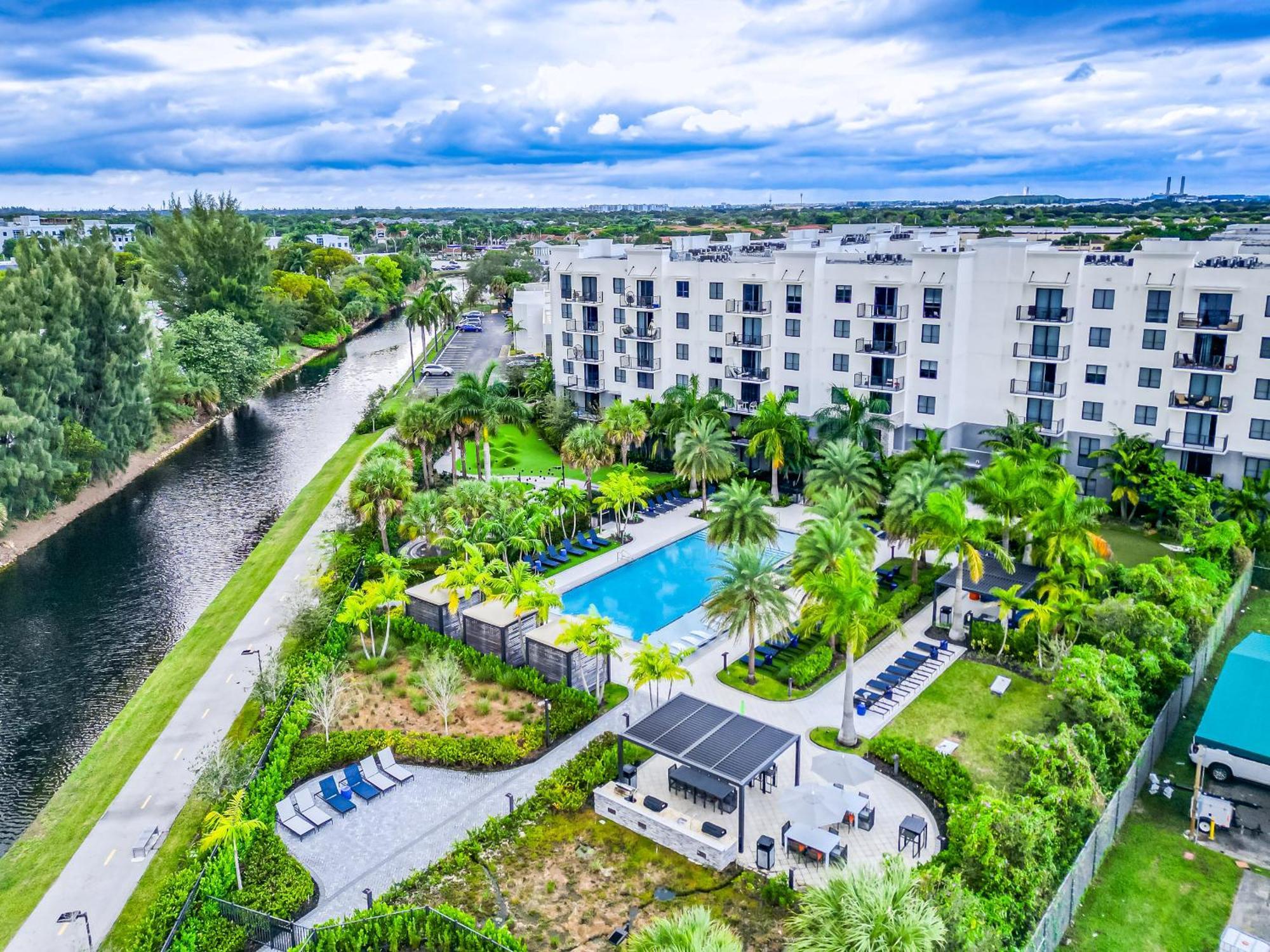 הילאה גרדנס Amazing 2 Bedroom Unit In Doral Miami With Free Parking מראה חיצוני תמונה