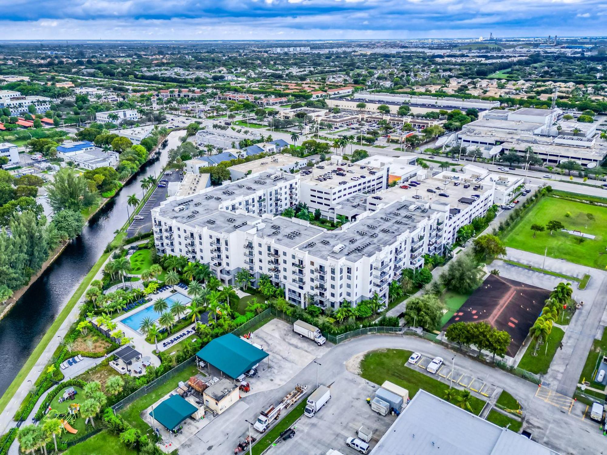 הילאה גרדנס Amazing 2 Bedroom Unit In Doral Miami With Free Parking מראה חיצוני תמונה